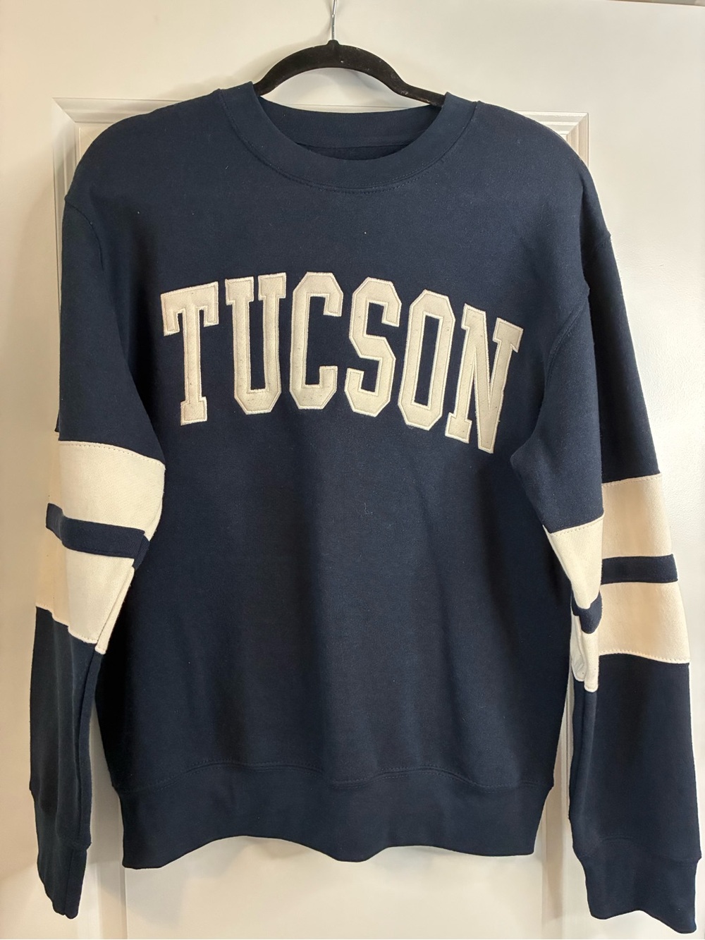 Navy blue “Tucson” city long sleeve crew neck size small